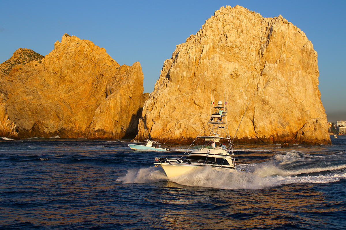 LOS CABOS OFFSHORE storms back